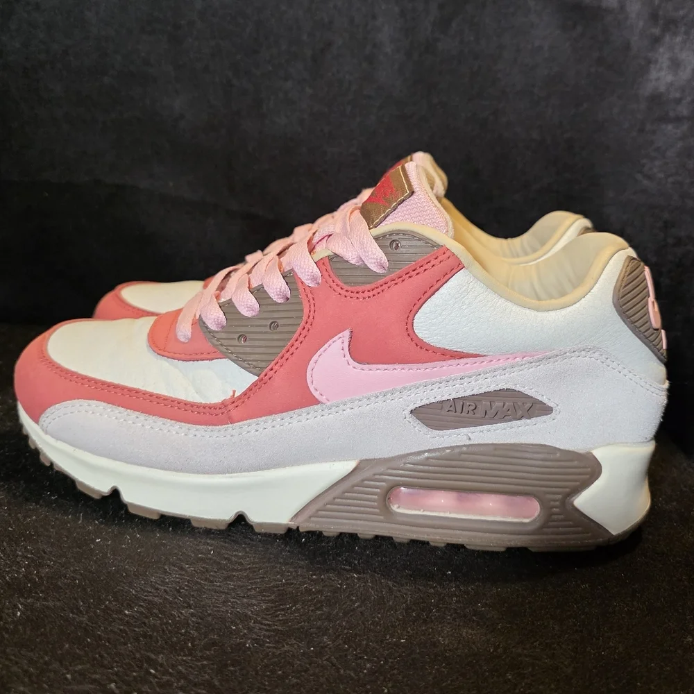 Nike Air Max Women's Sneakers - Pink/White